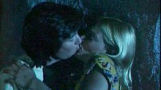 Голая Эрика Хоуп в фильме «Кровавый день рождения» фото #1