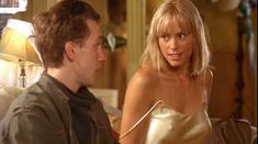 Голая грудь Эринн Бартлетт в фильме 100 Women фото #2