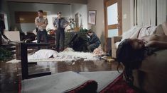 Голая Эш Халливуд в фильме «Маленькая мёртвая шапочка» фото #5