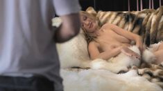 Голая Эш Халливуд в фильме «Черри» фото #4