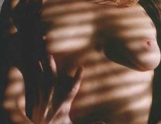 Голая Эшли Грэхэм в фильме «Цыганские глаза» фото #2