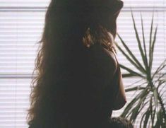 Голая Эшли Грэхэм в фильме «Цыганские глаза» фото #3