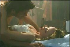 Голая Эшли Рей в фильме «Спасите! Умоляю!» фото #4