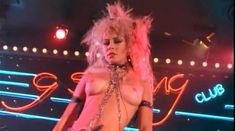 Голая Эшли Ст. Джон в фильме «Увольнительная» фото #3