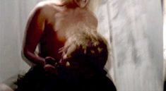 Голая Эшли Элизабет Пирс в фильме «Темные времена» фото #3