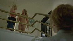 Голая Юнис Фрейтас в фильме «Вне подозрений» фото #3