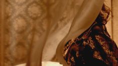 Голая Ютта-Мерле Бёрнсен в фильме «Ночная красавица» фото #2