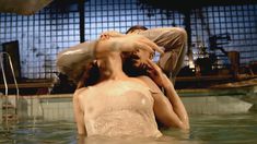 Голая Ютта-Мерле Бёрнсен в фильме «Ночная красавица» фото #12