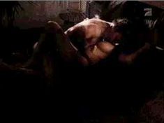 Голая Янси Батлер в фильме «Убийство по заказу» фото #3