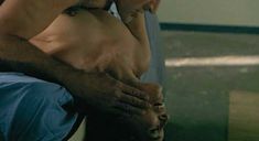 Голая Яэль Абекассис в фильме «Алила» фото #2