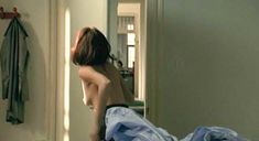 Голая Яэль Абекассис в фильме «Алила» фото #7