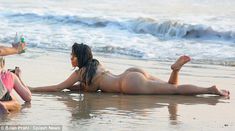 Большая попка Ким Кардашьян на фотосессии в Таиланде фото #1