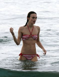 Худая Кира Найтли в купальнике на отдыхе в Гавайях фото #20