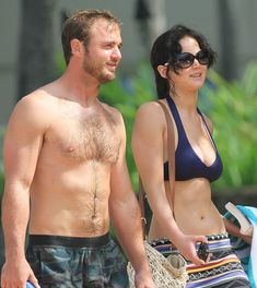 Дженнифер Лоуренс на пляже в Гавайях фото #1