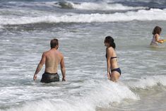 Дженнифер Лоуренс на пляже в Гавайях фото #14