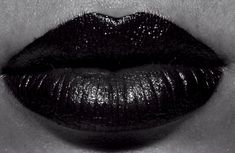 Полностью голая Ким Кардашьян в журнале Love