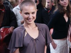 Натали Портман без бюстгальтера на премьере фильма «Звёздные Войны. Эпизод III: Месть Ситхов» фото #8