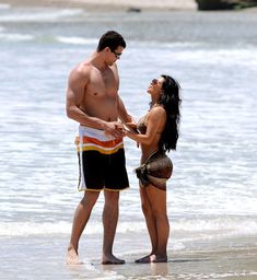 Красотка Ким Кардашьян отдыхает на пляже Пуэрто-Вальярта фото #6