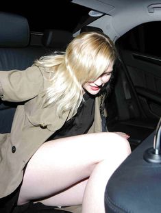 Засвет Кирстен Данст между ног