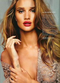 Сосок Роузи Хантингтон-Уайтли в журнале Elle фото #1