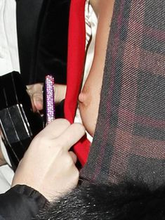 Случайный засвет Роузи Хантингтон-Уайтли на премии British Fashion Awards фото #9