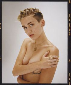 Майли Сайрус в фотосессии для альбома Bangerz фото #2