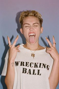 Майли Сайрус в фотосессии для альбома Bangerz фото #16