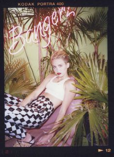 Майли Сайрус в фотосессии для альбома Bangerz фото #38