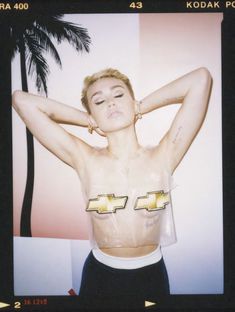 Майли Сайрус в фотосессии для альбома Bangerz фото #64