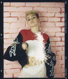 Майли Сайрус в фотосессии для альбома Bangerz фото #88