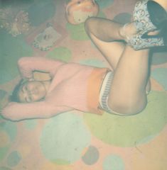 Обнаженная Майли Сайрус на палароидных снимка для журнала V фото #18