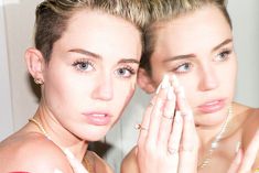 Сексуальная Майли Сайрус показала голую грудь в фотосессии Терри Ричардсона фото #6