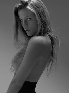 Голая грудь Бруклин Деккер в фотосессии Марка Сквайрса фото #3