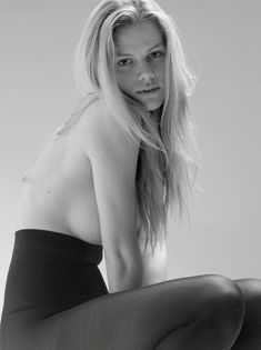 Голая грудь Бруклин Деккер в фотосессии Марка Сквайрса фото #6