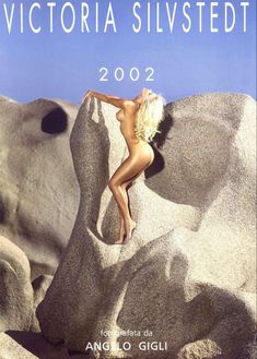 Обнаженная Виктория Сильвстедт в календаре фото #15