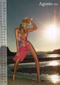 Виктория Сильвстедт в откровенном календаре фото #7