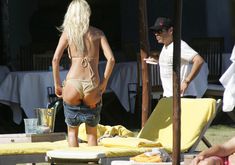 Мужду ног Виктории Сильвстедт фото #2