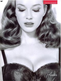 Эротичная Кристина Хендрикс в соблазнительных нарядах для журнала GQ фото #5