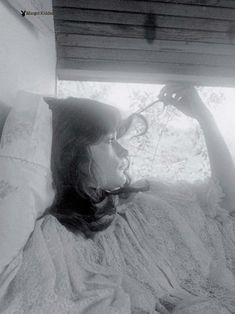 Полностью голая Марго Киддер снялась в журнале Playboy фото #1