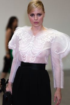 Соски Мелиссы Джордж на благотворительном мероприятии Convivio фото #2