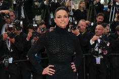 Мишель Родригес в прозрачном наряде на Каннском кинофестивале фото #6