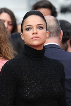 Мишель Родригес в прозрачном наряде на Каннском кинофестивале фото #17