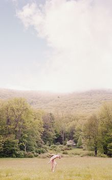 Полностью голая Эбби Ли Кершоу в фотосессии Кары Стрикер фото #15