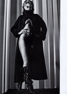 Обнаженная красавица Эбби Ли Кершоу в журнале Vogue фото #4