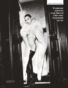 Пышногрудая Эмили Ратаковски обнажилась для журнала GQ фото #6