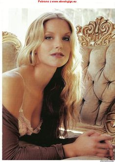 Красотка Эллен Холлман в эротическом белье для журнала Maxim фото #2