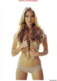 Красотка Эллен Холлман в эротическом белье для журнала Maxim фото #6