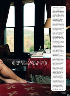 Люси Пиндер демонстрирует голую грудь в журнале Nuts фото #7