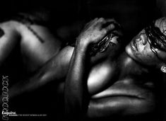 Рианна оголилась для журнала Esquire