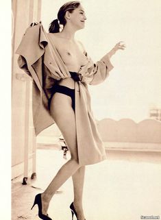 Обнаженная Шэрон Стоун  в журнале Playboy фото #5